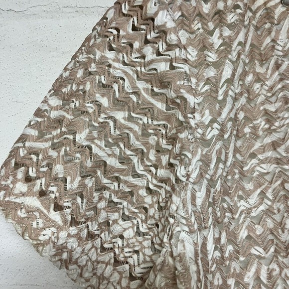 Alfred Dunner Short Sleeve Embellished Top Womens Petite Size 10 Tan Woven - Picture 4 of 7